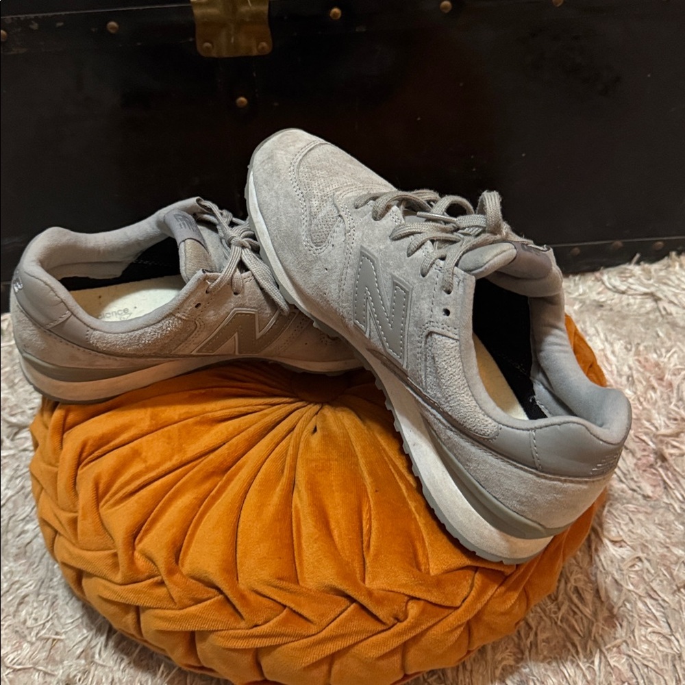 Grey New Balance 696